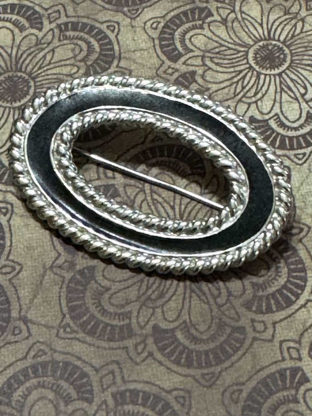 VINTAGE MONET BROOCH